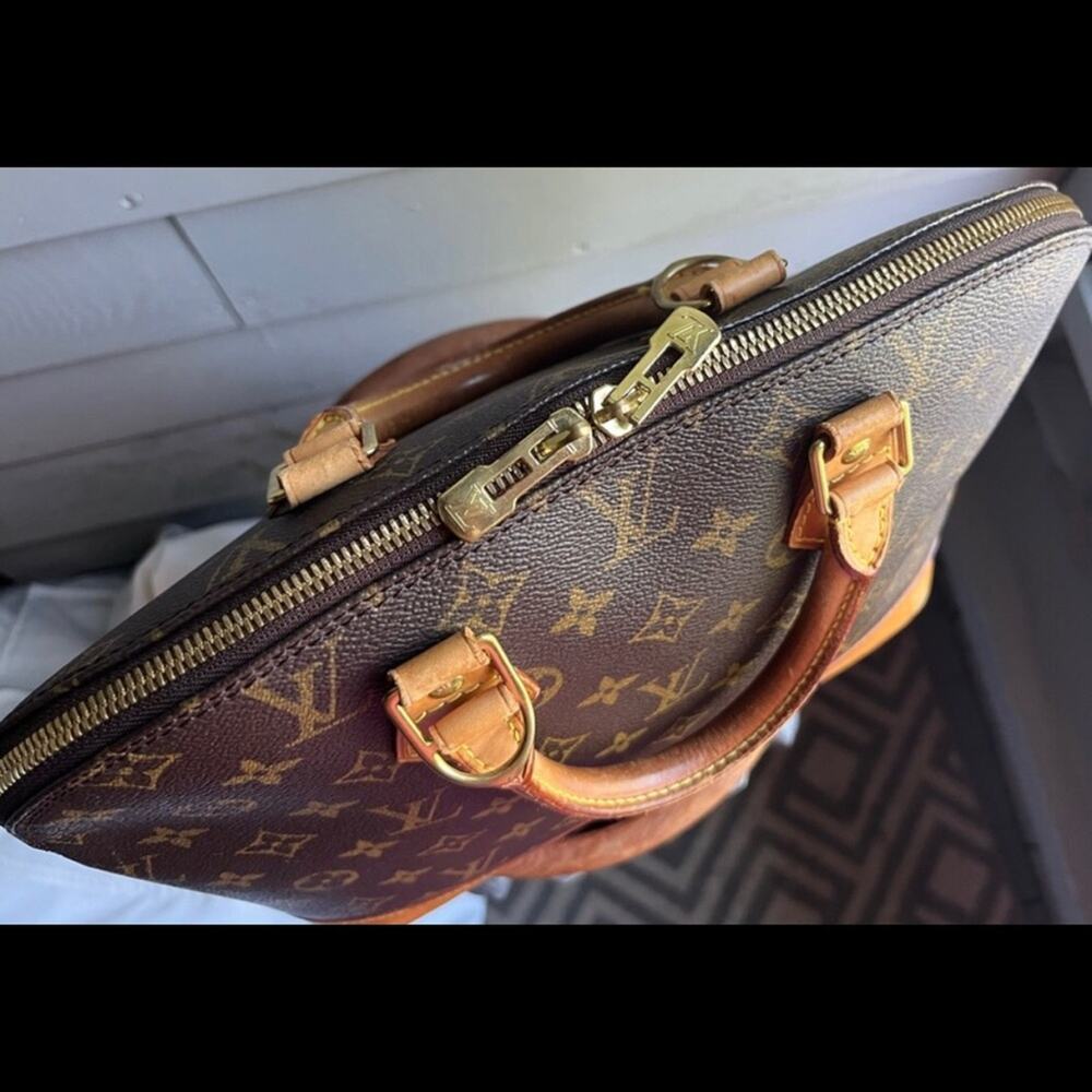 Louis Vuitton Monogram Alma PM From the 1996 Collection - Picture 14 of 16